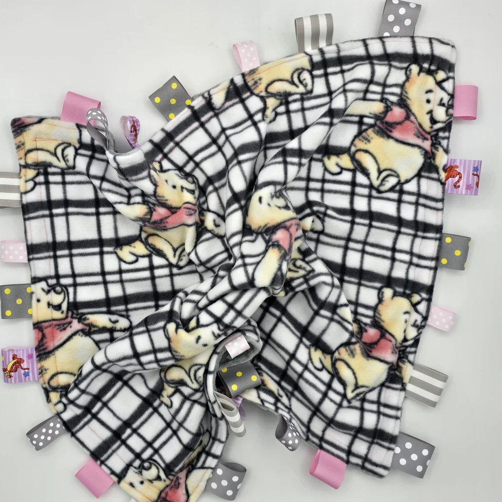 Winnie the Pooh checkered pattern Fleece Taggie Lovey Blanket 20x25